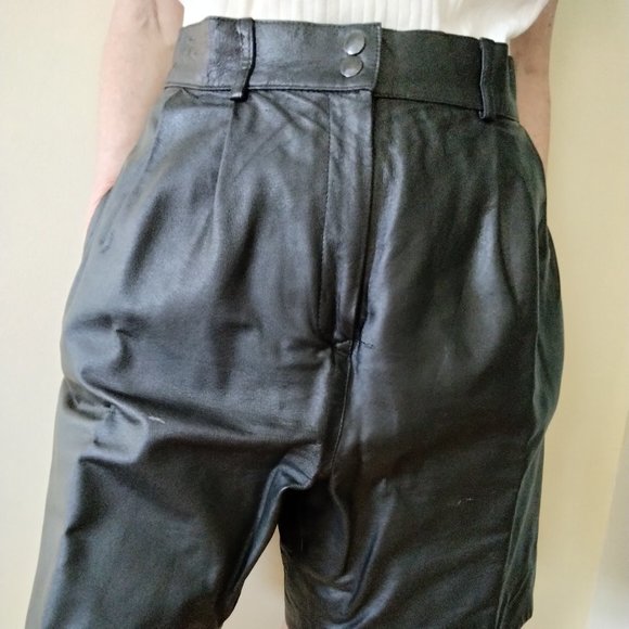 Bagatelle Black Genuine Leather high waisted Shorts - Picture 3 of 16